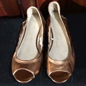 GAPS Flat Shoes Gold With Toes